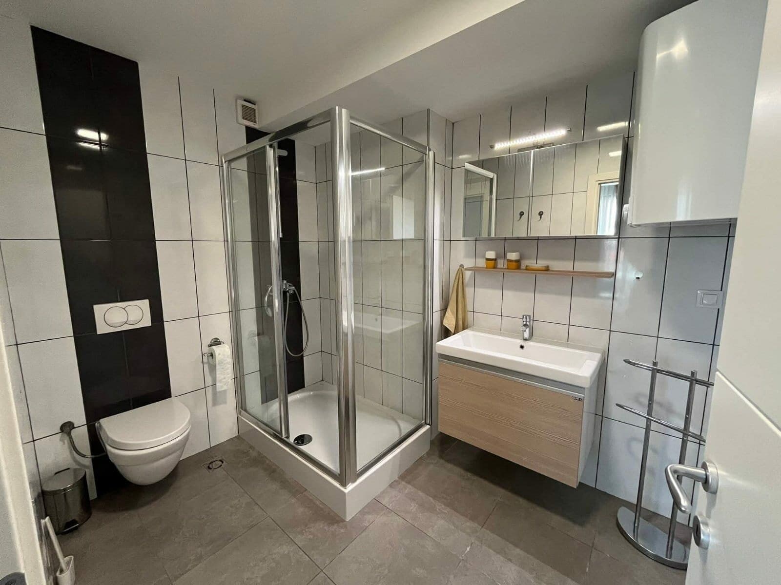 Модерно опремен стан 88м2 во Капитол - За Продажба - Аеродром - Слика 18