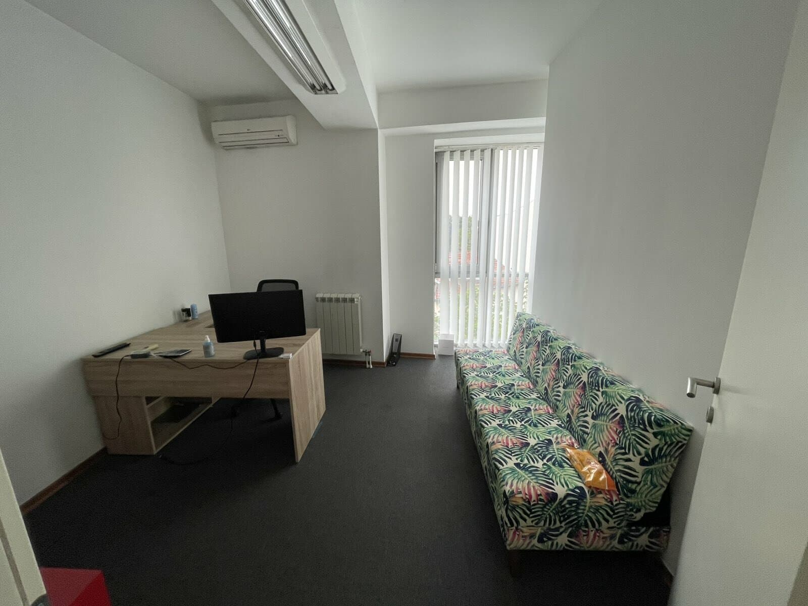 Стан 79м2 на Ленинова во Дебар Маало - За Изнајмување - Центар - Слика 5