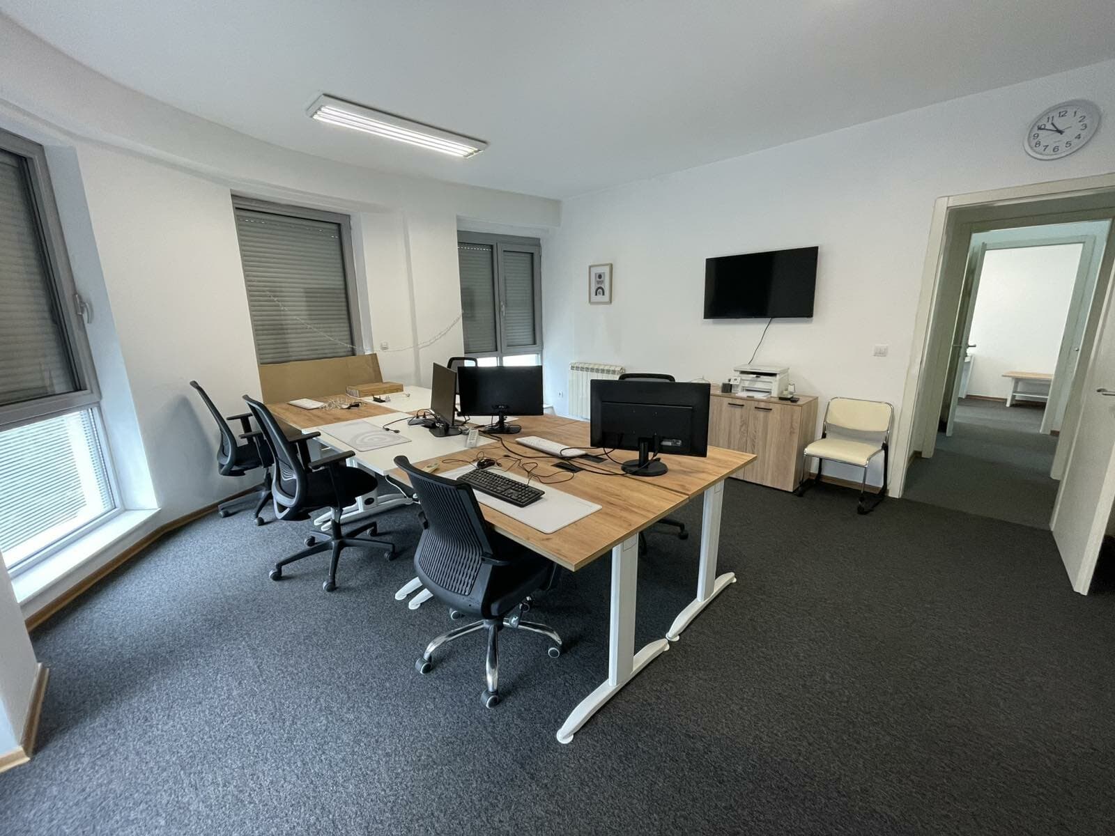 Стан 79м2 на Ленинова во Дебар Маало - За Изнајмување - Центар - Слика 2