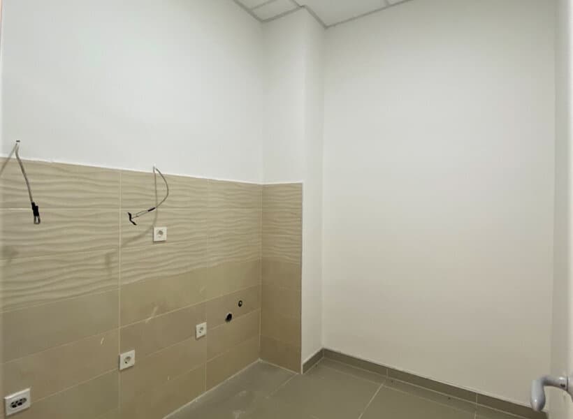 Деловен простор 65м2 во Кисела Вода - 2