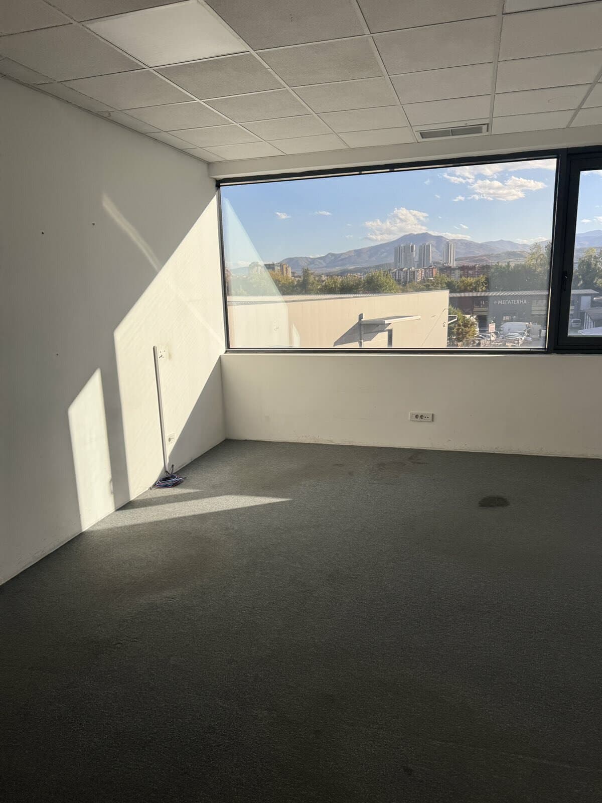 Се изнајмува деловен простор во Автокоманда - За Изнајмување - Гази Баба - Слика 7