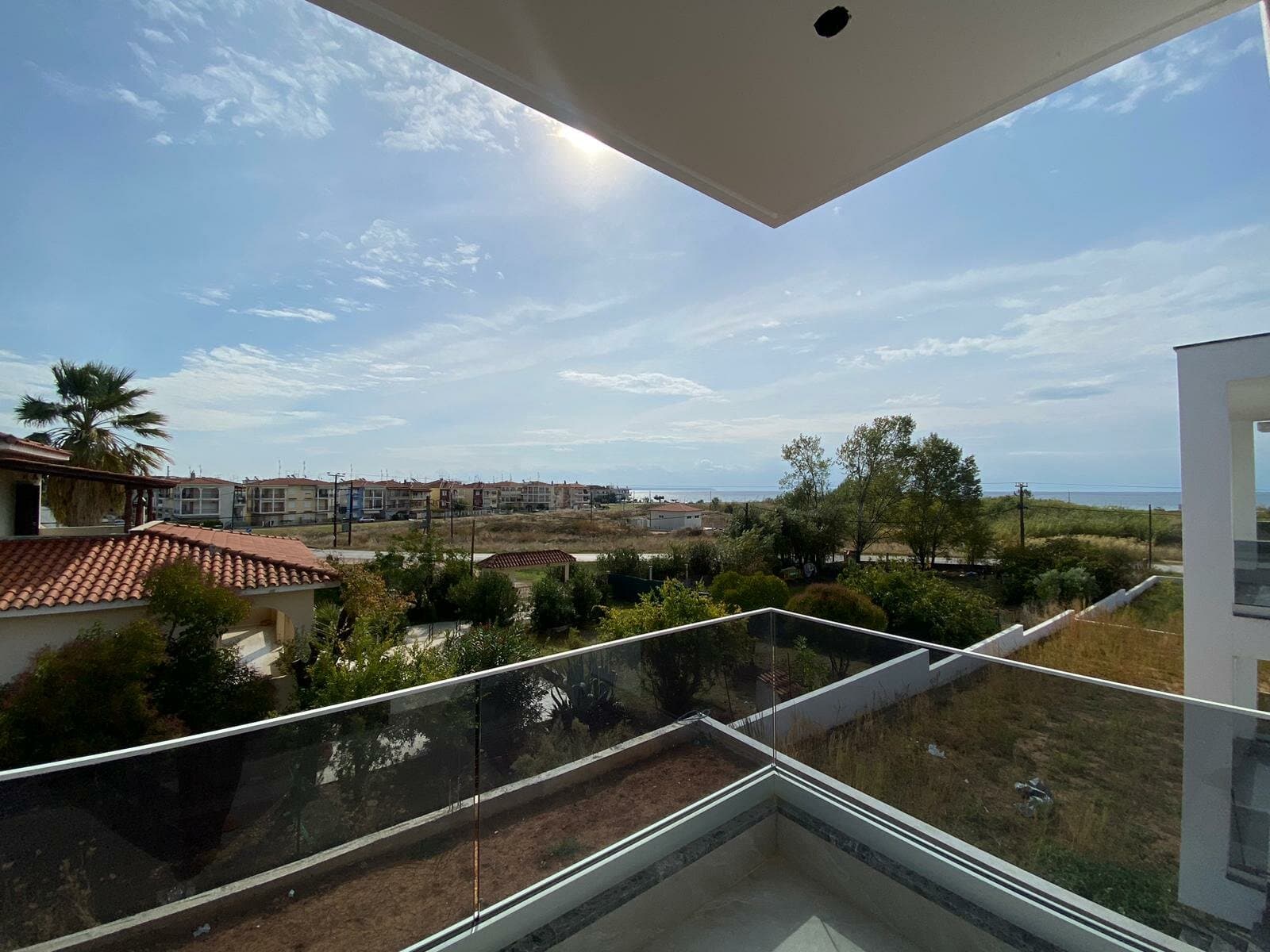 Мазонети 130м2 и 135м2 во Paralia Dionisiou - За Продажба - Грција