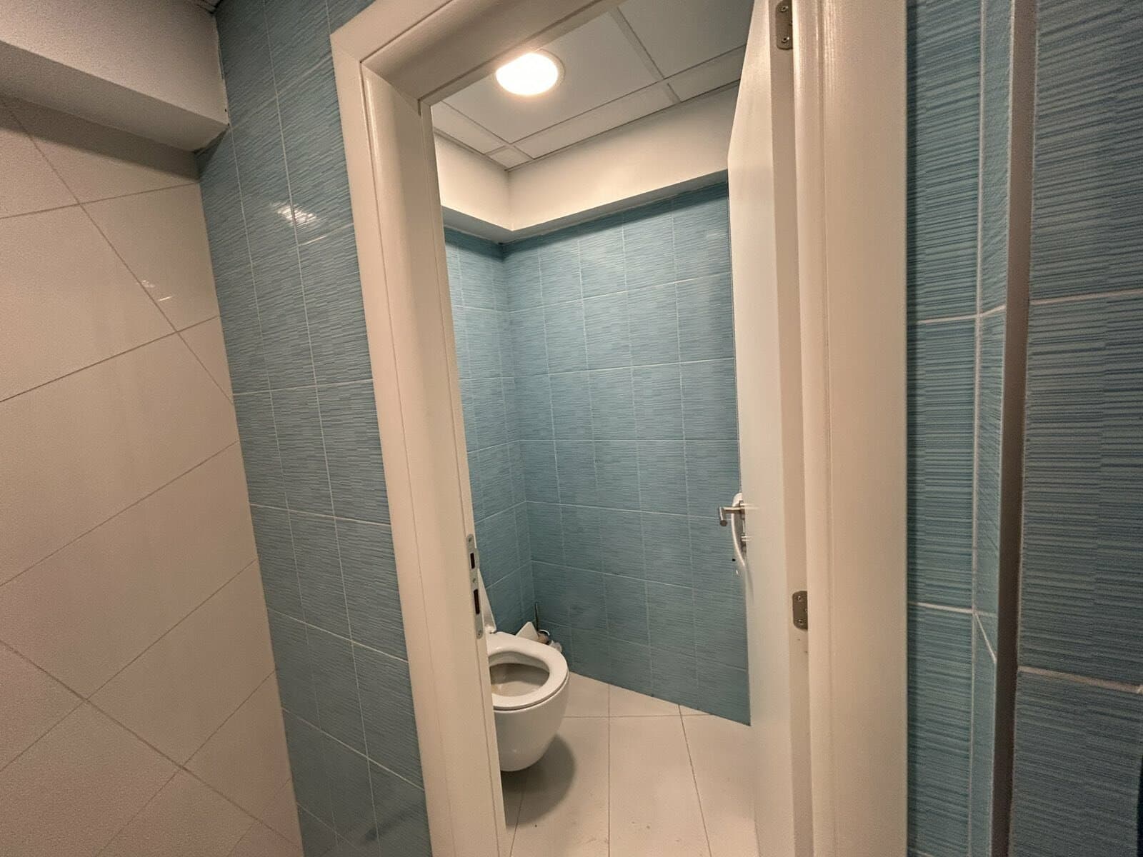 Деловен простор со галерија 90м2 во Центар - За Изнајмување - Центар - Слика 16