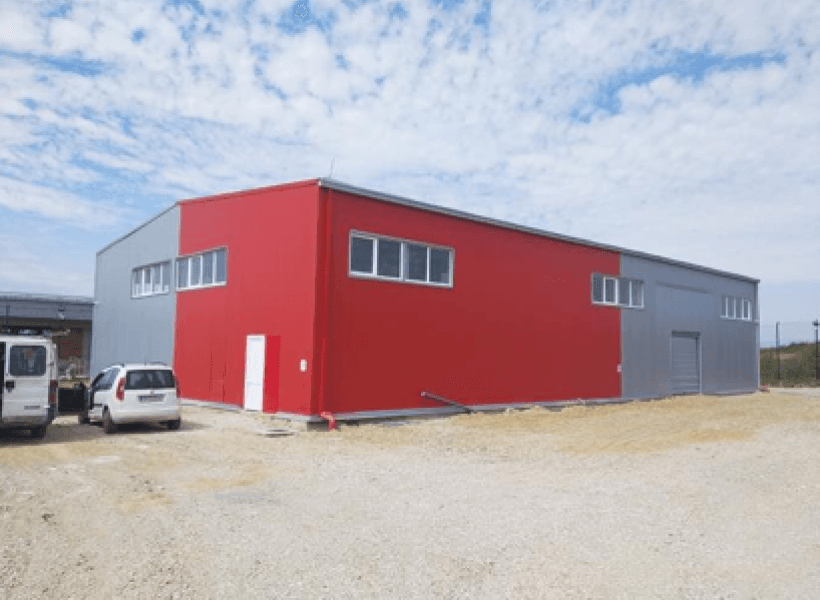 Warehouse and office space 755м2 in Petrovec - За Изнајмување - Петровец