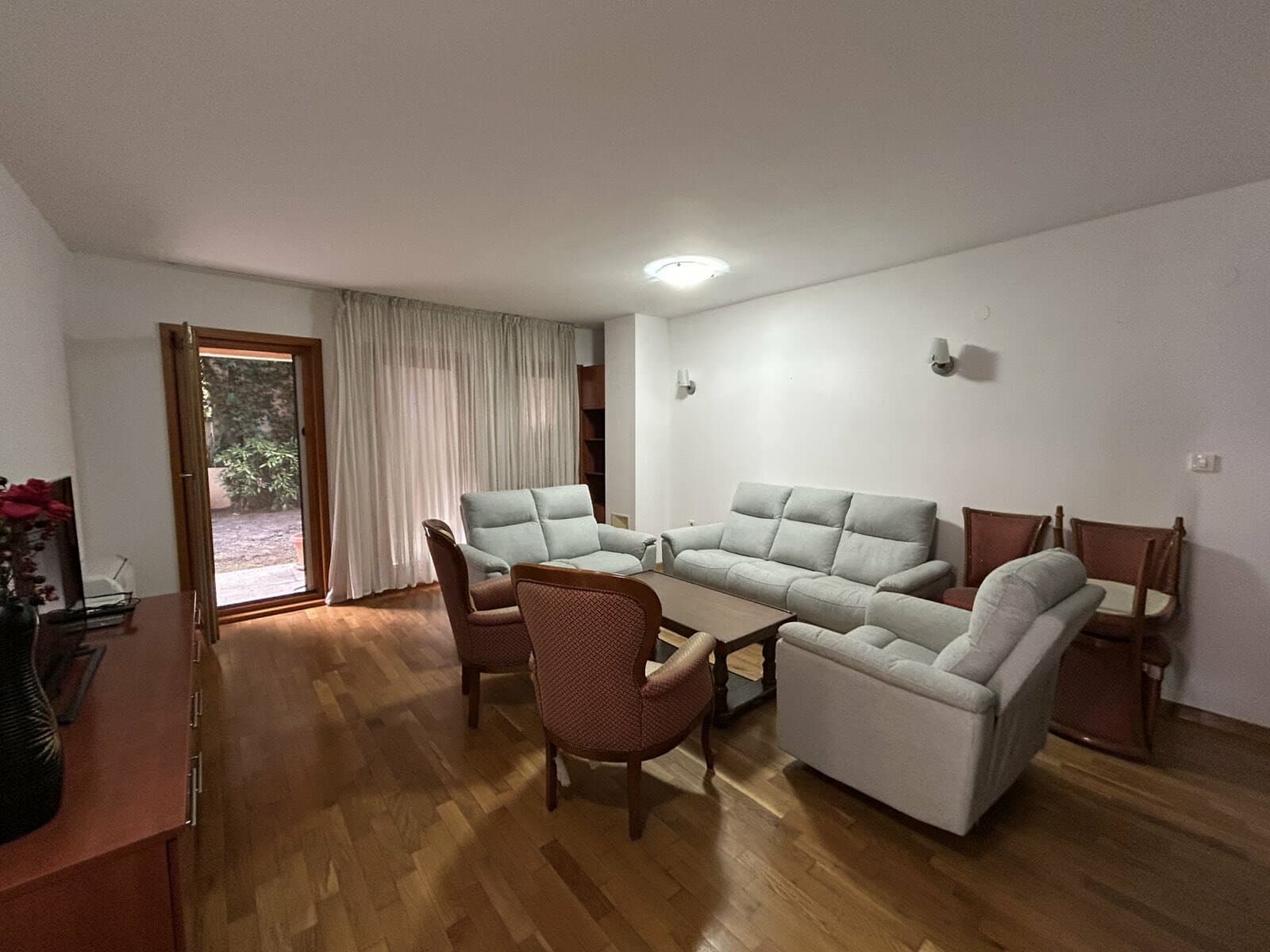 Пространа куќа 300м2 со двор во Козле - За Изнајмување - Карпош - Слика 4