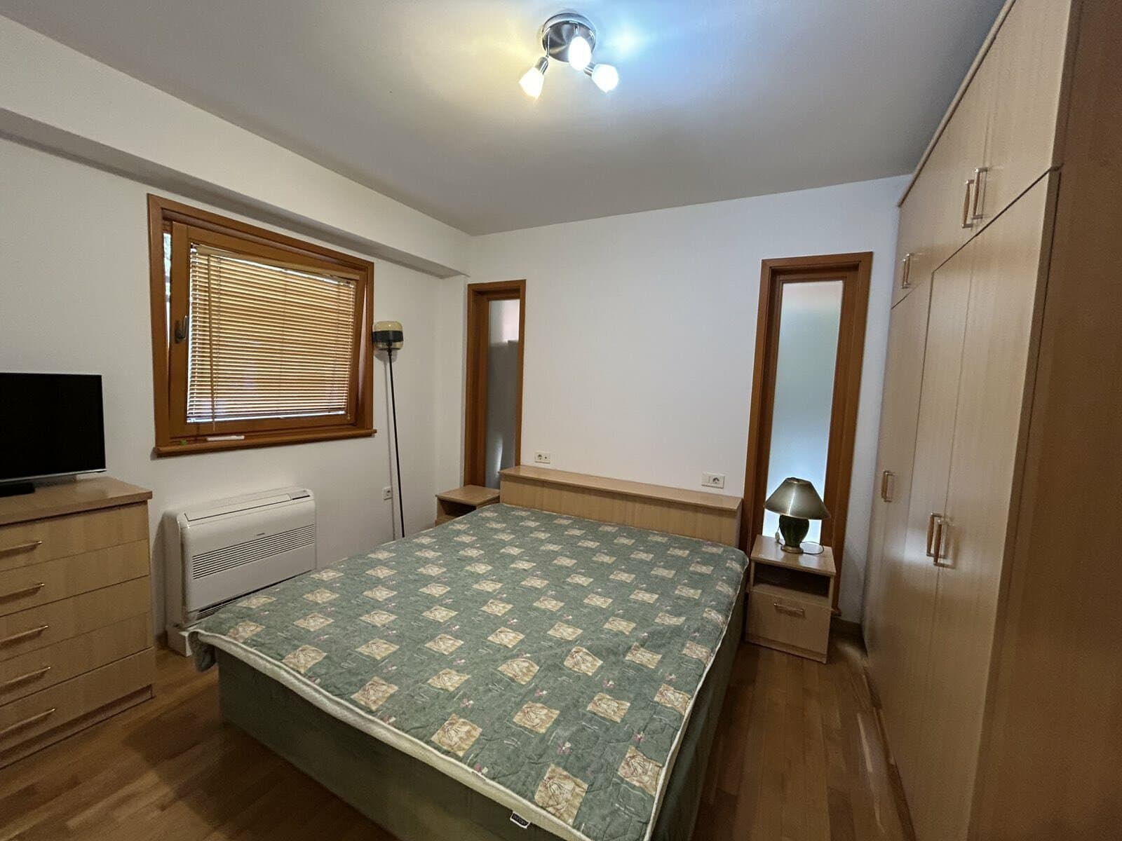 Пространа куќа 300м2 со двор во Козле - За Изнајмување - Карпош - Слика 8