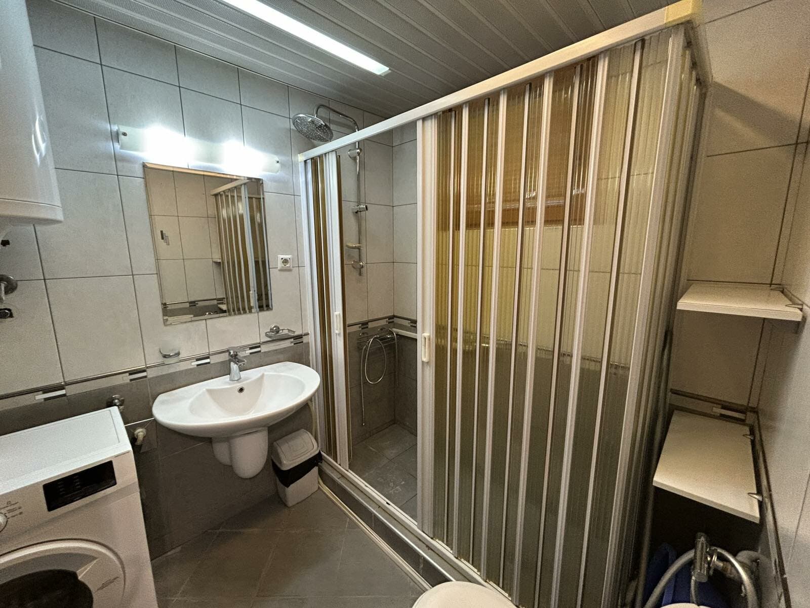 Пространа куќа 300м2 со двор во Козле - За Изнајмување - Карпош - Слика 24