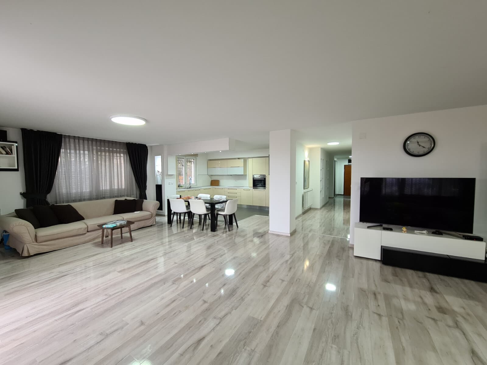 Се продава деловен простор на Водно - За Продажба - Водно