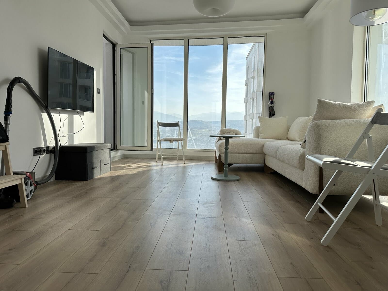 Комплетно опремен стан во Cevahir Sky City - За Продажба - Аеродром