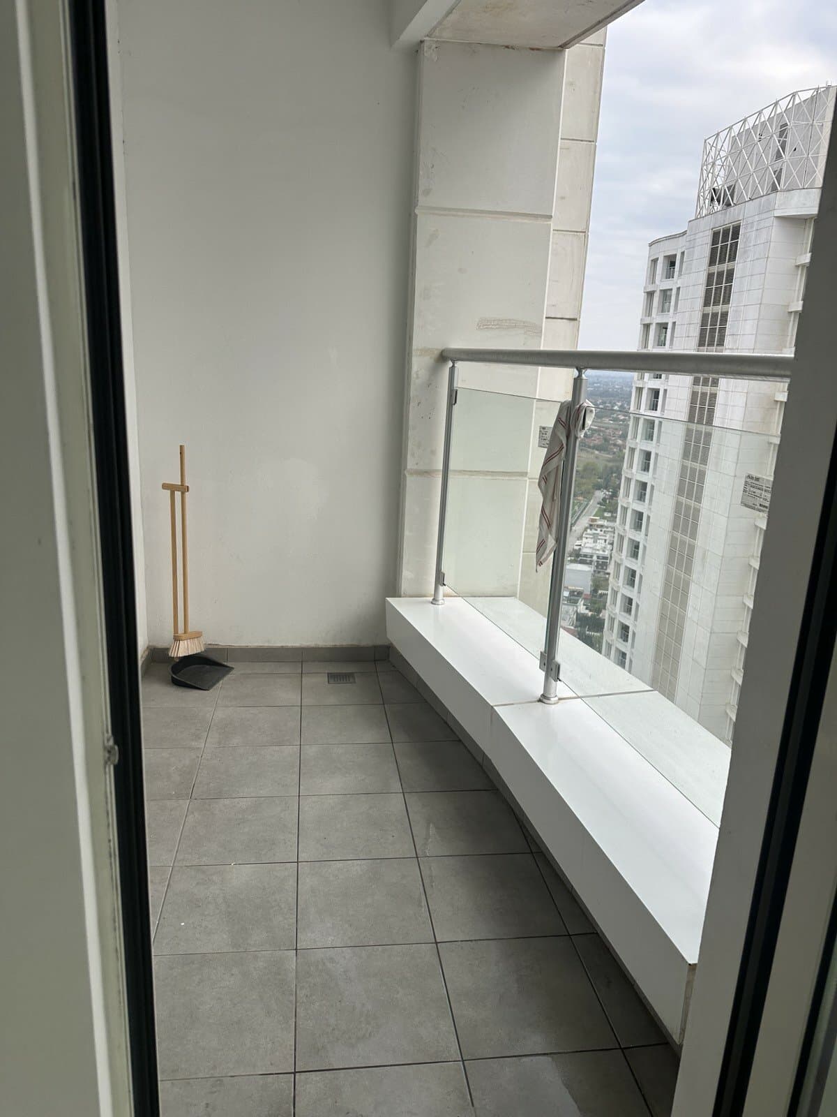 Комплетно опремен стан во Cevahir Sky City - За Продажба - Аеродром - Слика 6