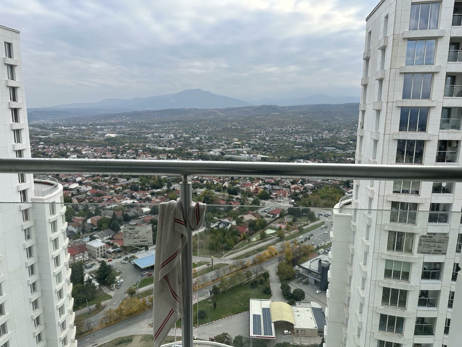 Комплетно опремен стан во Cevahir Sky City - За Продажба - Аеродром - Слика 12