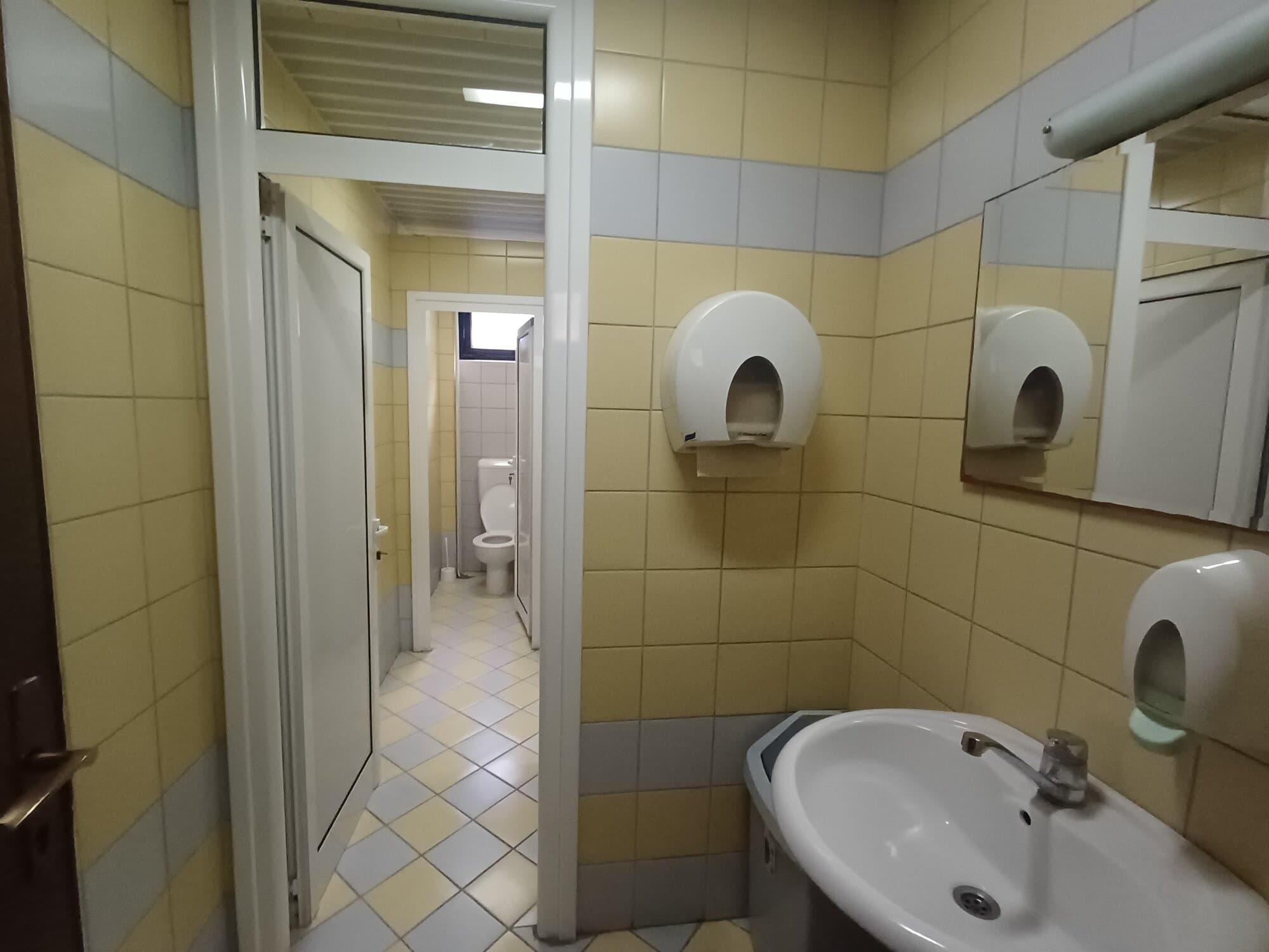 Магацински простор 1500м2 во Гази Баба - За Изнајмување - Гази Баба - Слика 7