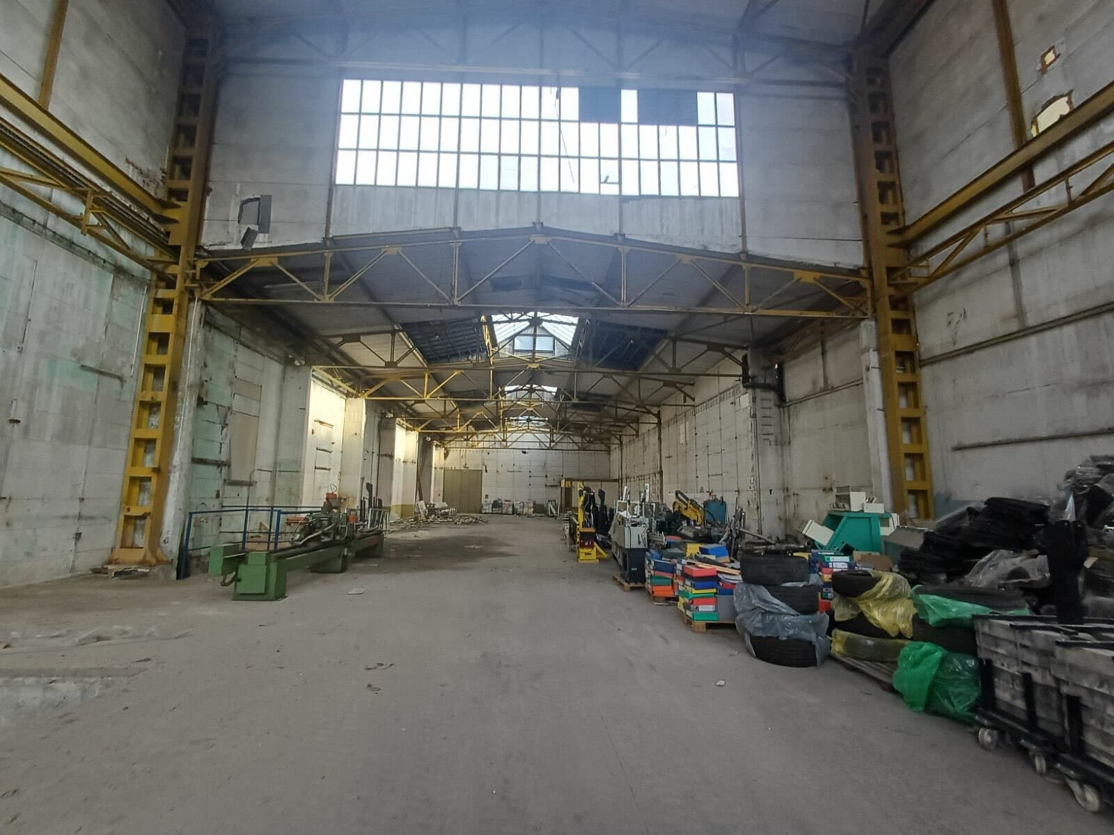 Магацин 794м2 во Пинтија - За Изнајмување - Кисела Вода