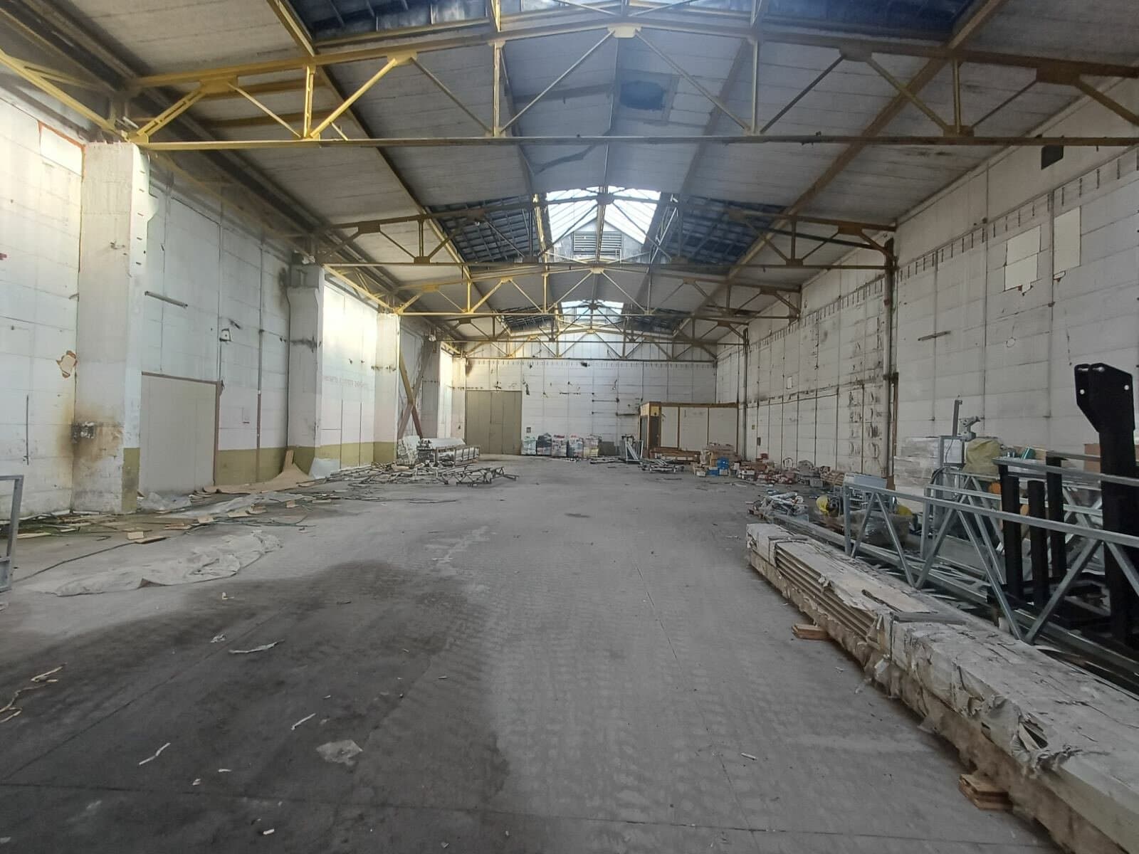 Магацин 794м2 во Пинтија - За Изнајмување - Кисела Вода - Слика 4