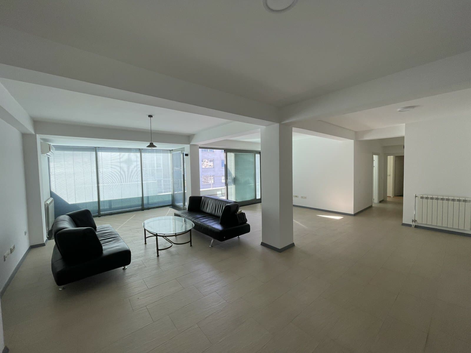 Се изнајмува деловен простор во Дебар маало - За Изнајмување - Центар - Слика 1