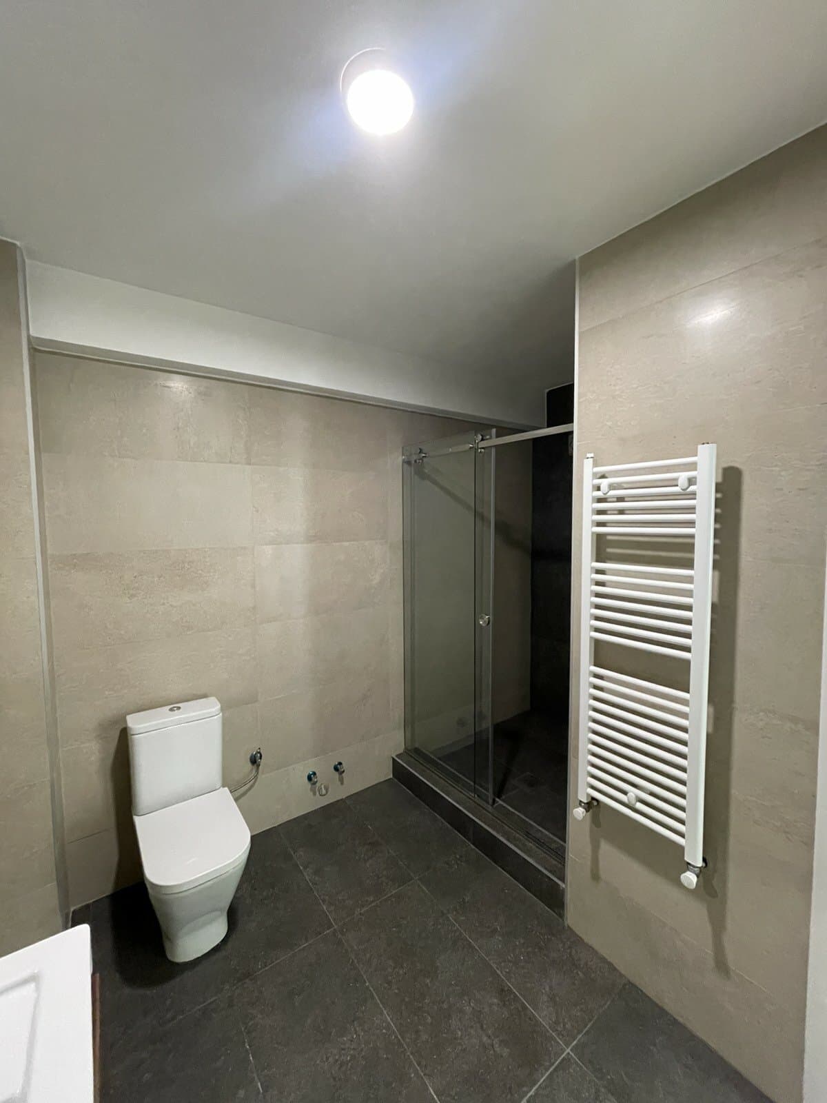 Се изнајмува деловен простор во Дебар маало - За Изнајмување - Центар - Слика 8