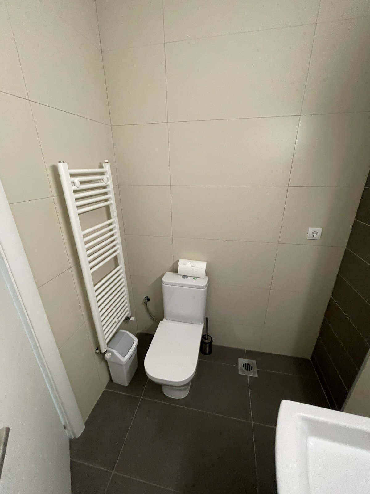 Се изнајмува деловен простор во Дебар маало - За Изнајмување - Центар - Слика 10