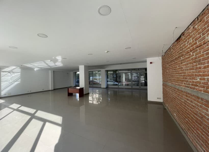 Се изнајмува деловен простор во Црниче - За Изнајмување - Скопје