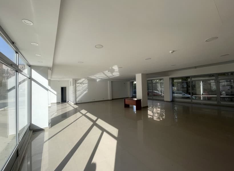 Се изнајмува деловен простор во Црниче - 2