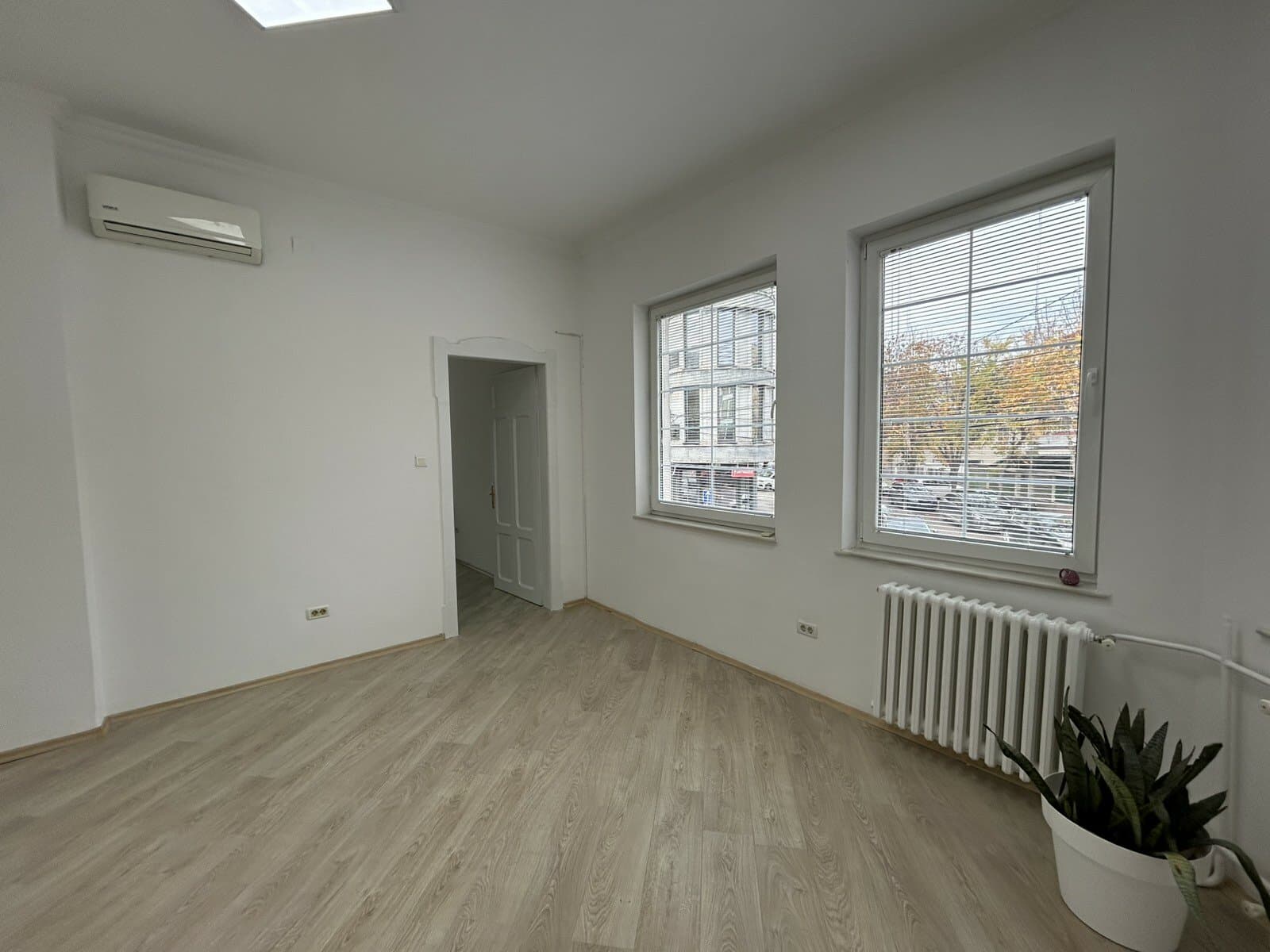 Деловен простор 317м2 во Дебар Маало - За Изнајмување - Центар - Слика 10