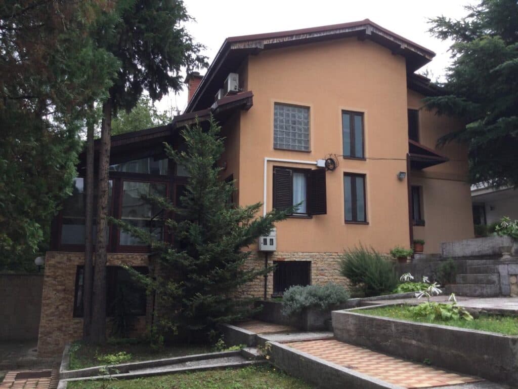 Куќа 150м2 со двор на Водно - За Продажба - Скопје - Слика 19