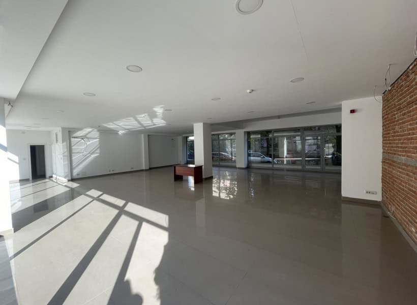 Се продава деловен простор во Црниче - 2