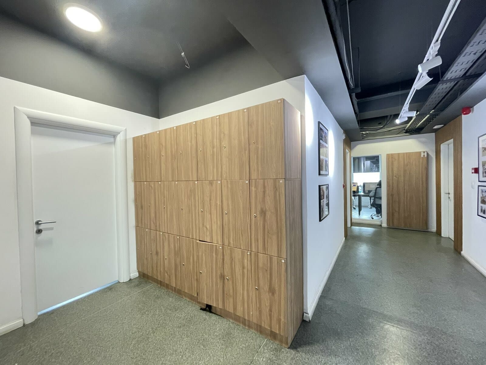 Се изнајмува деловен простор во бизнис центар - За Изнајмување - Карпош - Слика 11