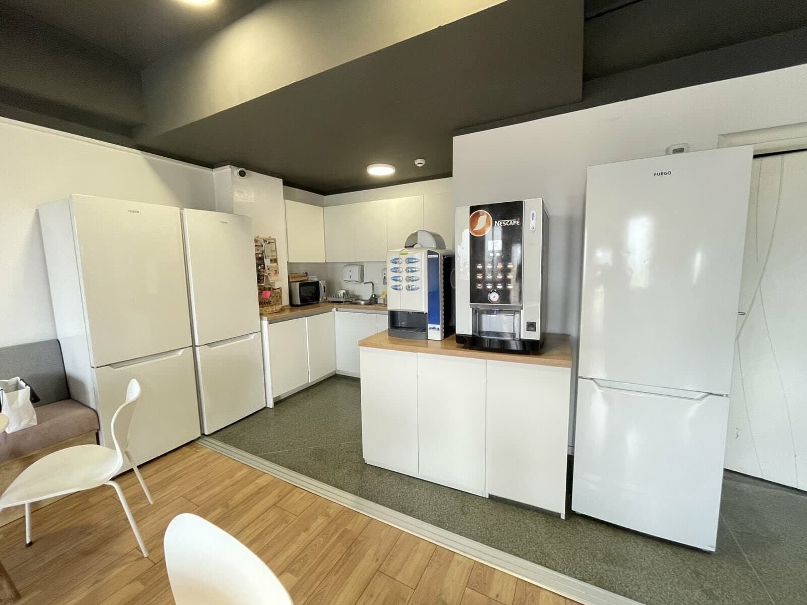 Се изнајмува деловен простор во бизнис центар - За Изнајмување - Карпош - Слика 7