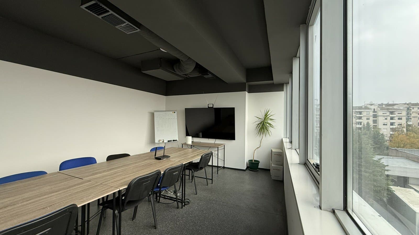 Се изнајмува деловен простор 440м2 - За Изнајмување - Карпош - Слика 20