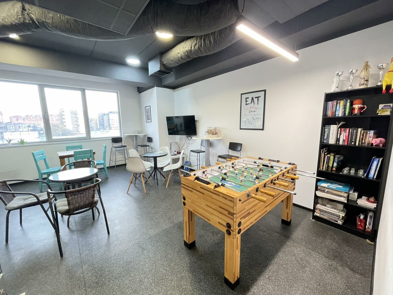 Се изнајмува деловен простор 440м2 - За Изнајмување - Карпош - Слика 17