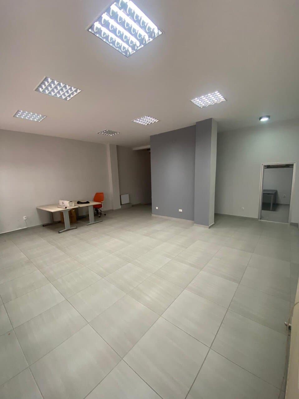 Се изнајмува деловен простор на 2 нивоа - За Изнајмување - Центар - Слика 1