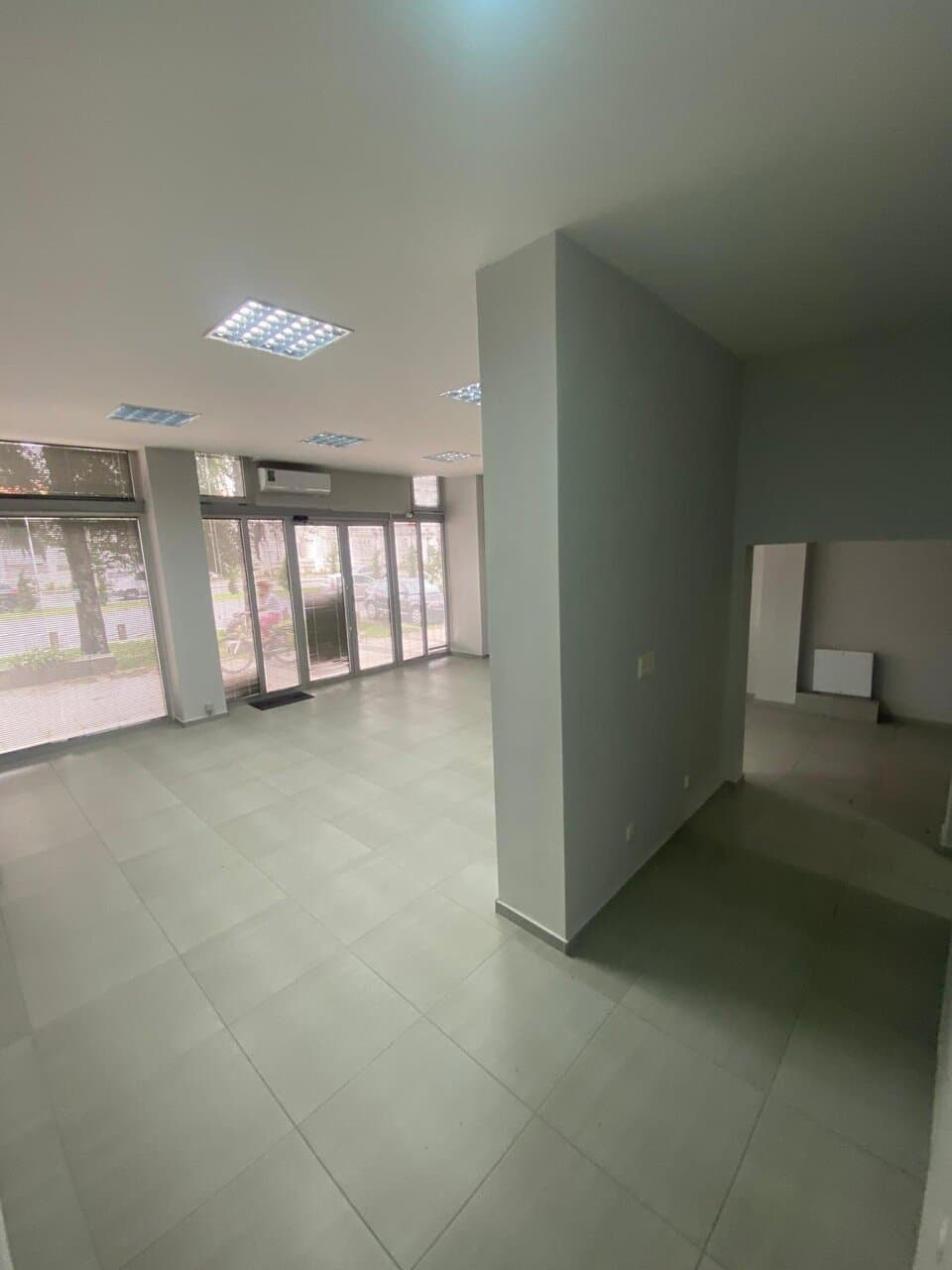 Се изнајмува деловен простор на 2 нивоа - За Изнајмување - Центар - Слика 2