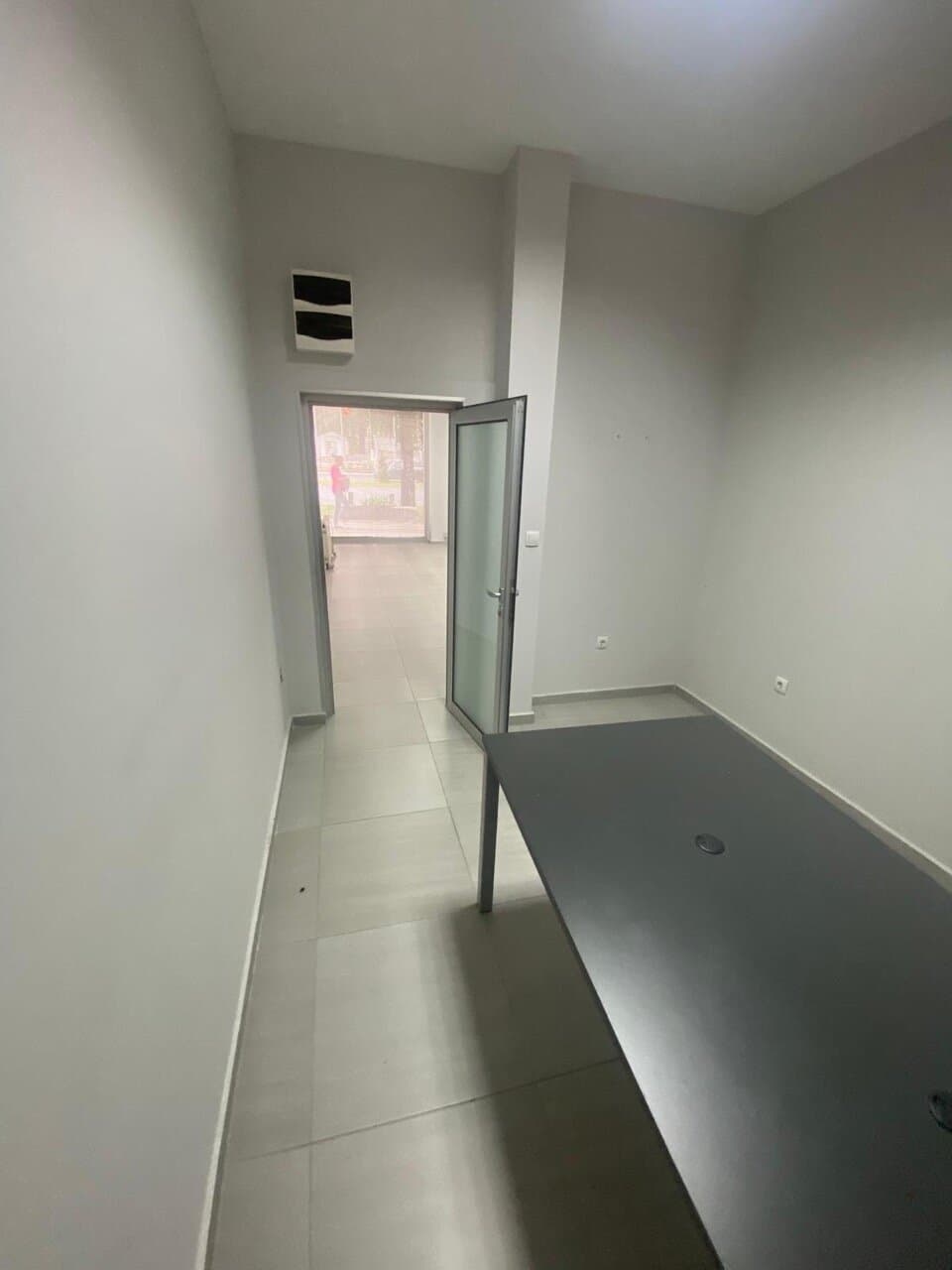 Се изнајмува деловен простор на 2 нивоа - За Изнајмување - Центар - Слика 7