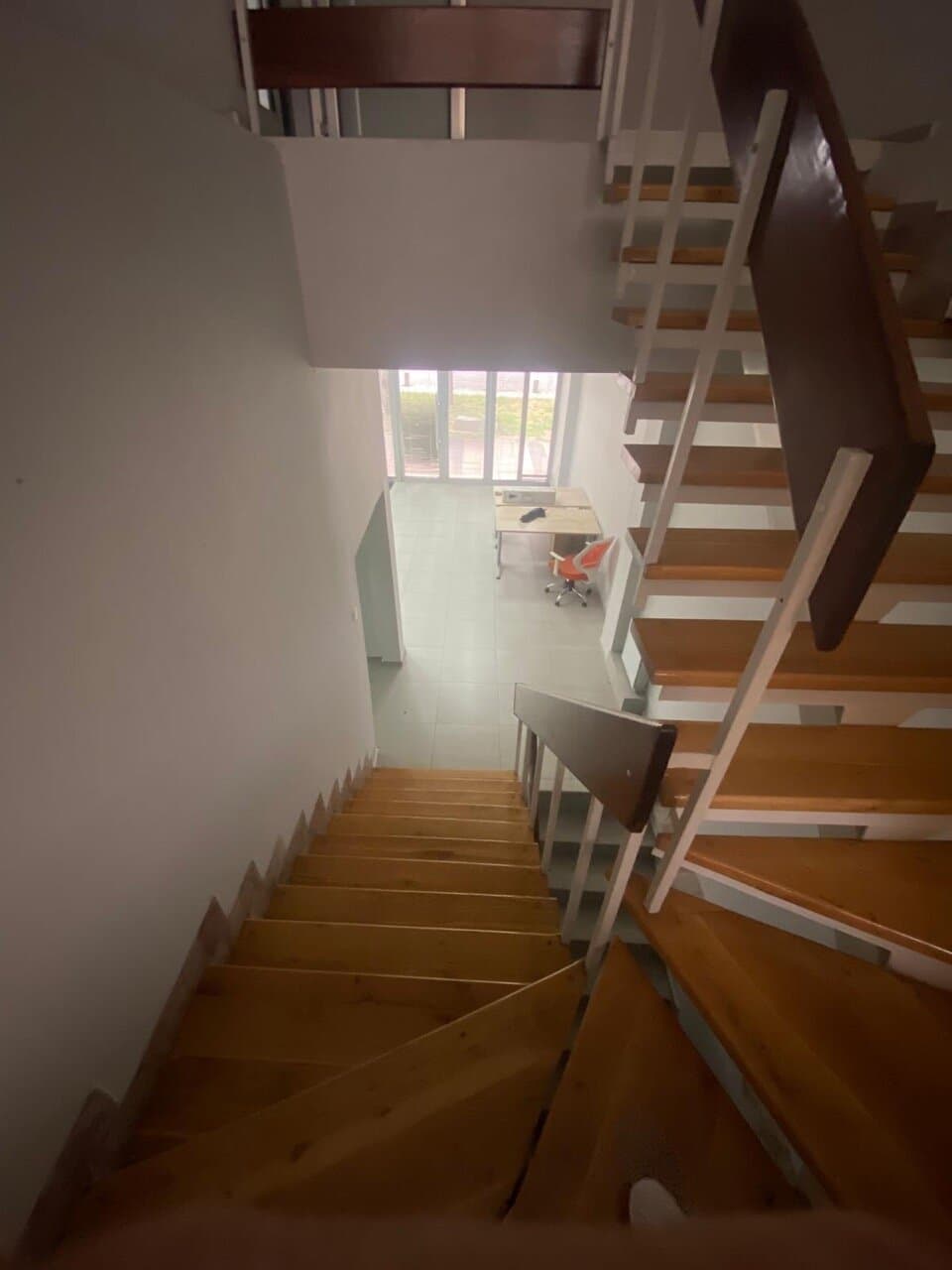 Се изнајмува деловен простор на 2 нивоа - За Изнајмување - Центар - Слика 3