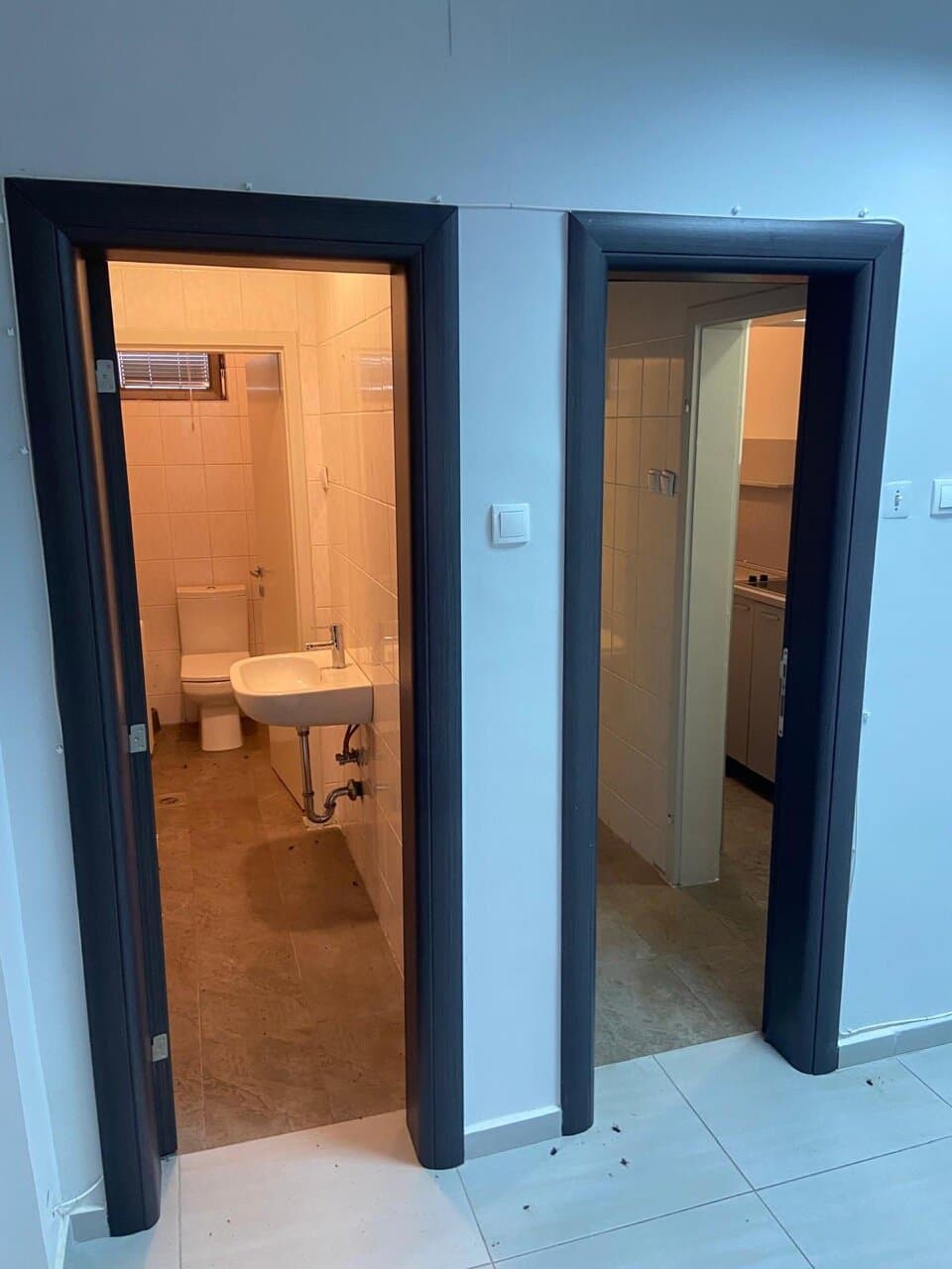 Се изнајмува деловен простор на 2 нивоа - За Изнајмување - Центар - Слика 12