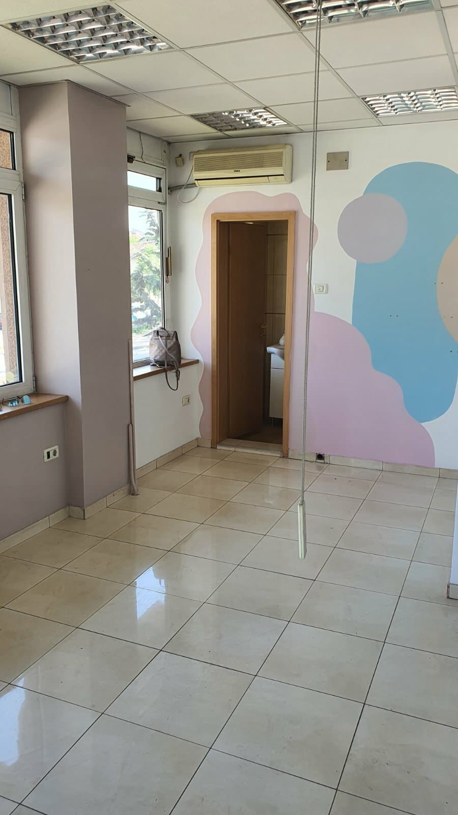 Business space of 20m2 for rent in the Center - For Rent - Centar - Image 3