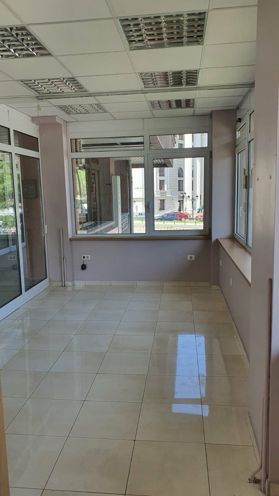 Business space of 20m2 for rent in the Center - For Rent - Centar - Image 1