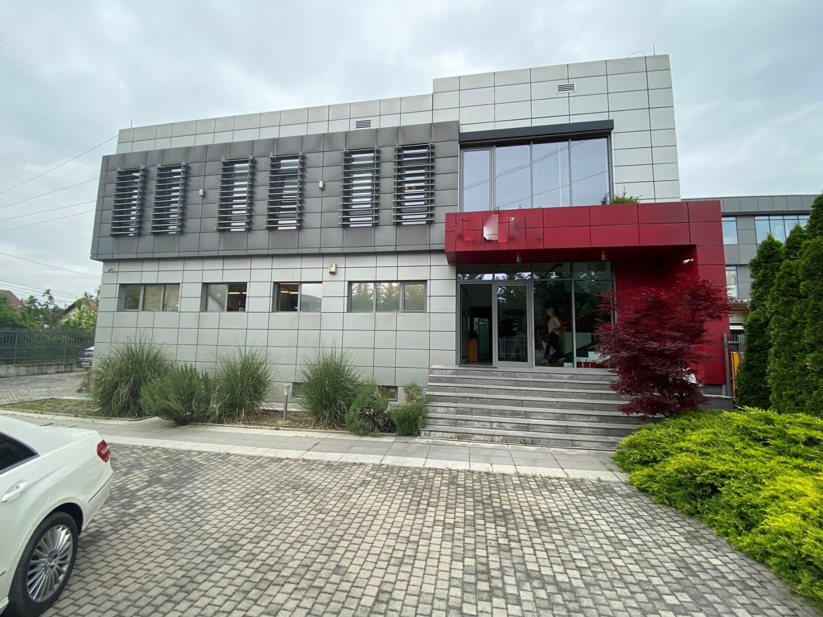 Се изнајмува деловен објект во Кисела Вода - За Изнајмување - Кисела Вода