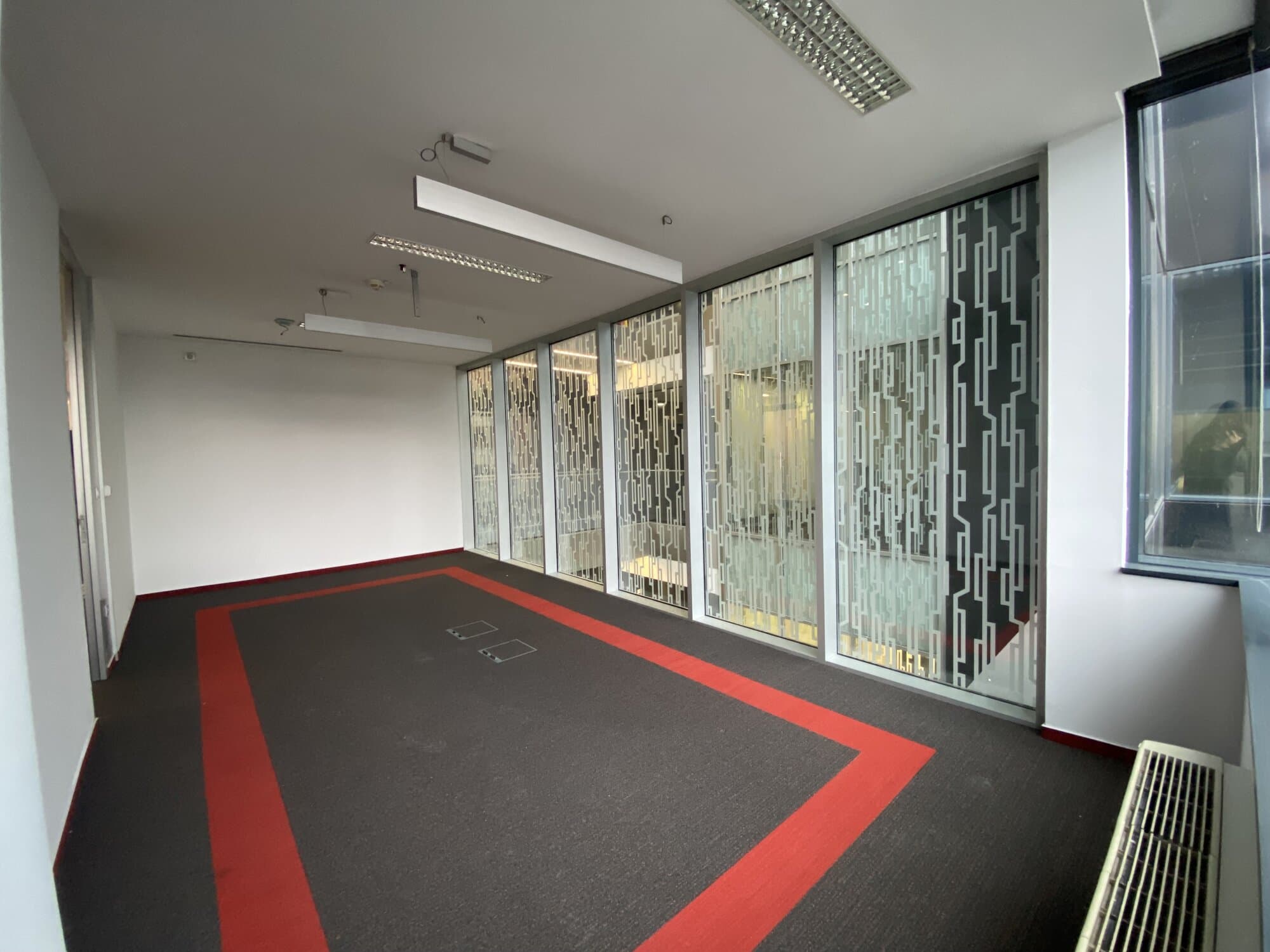 Office space for rent in an exclusive business building - For Rent - Karposh - Image 8
