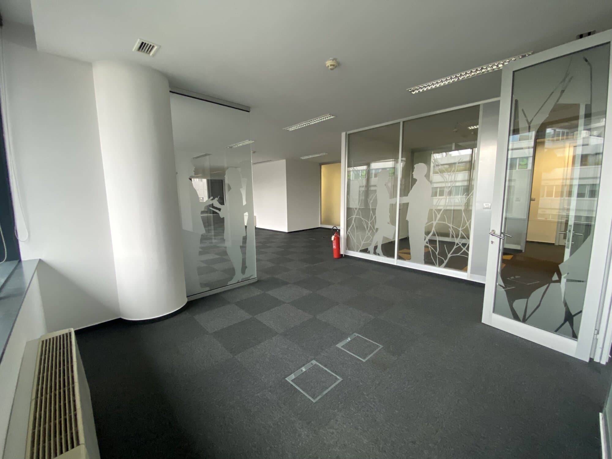 Office space for rent in an exclusive business building - 3