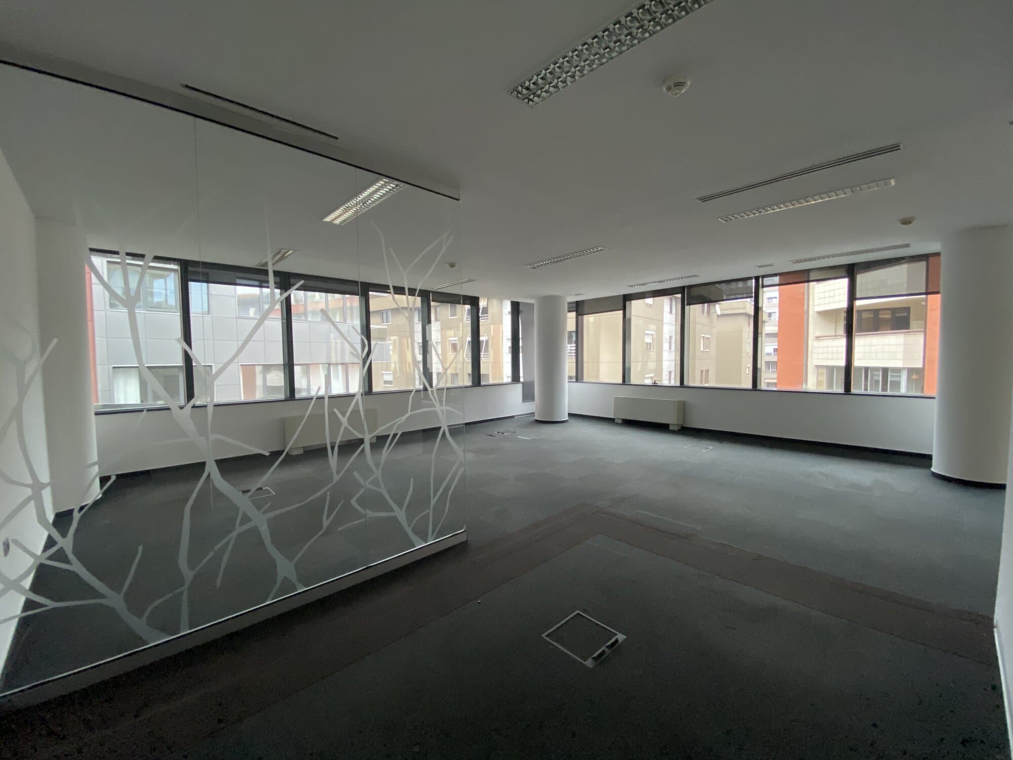 Office space for rent in an exclusive business building - For Rent - Karposh