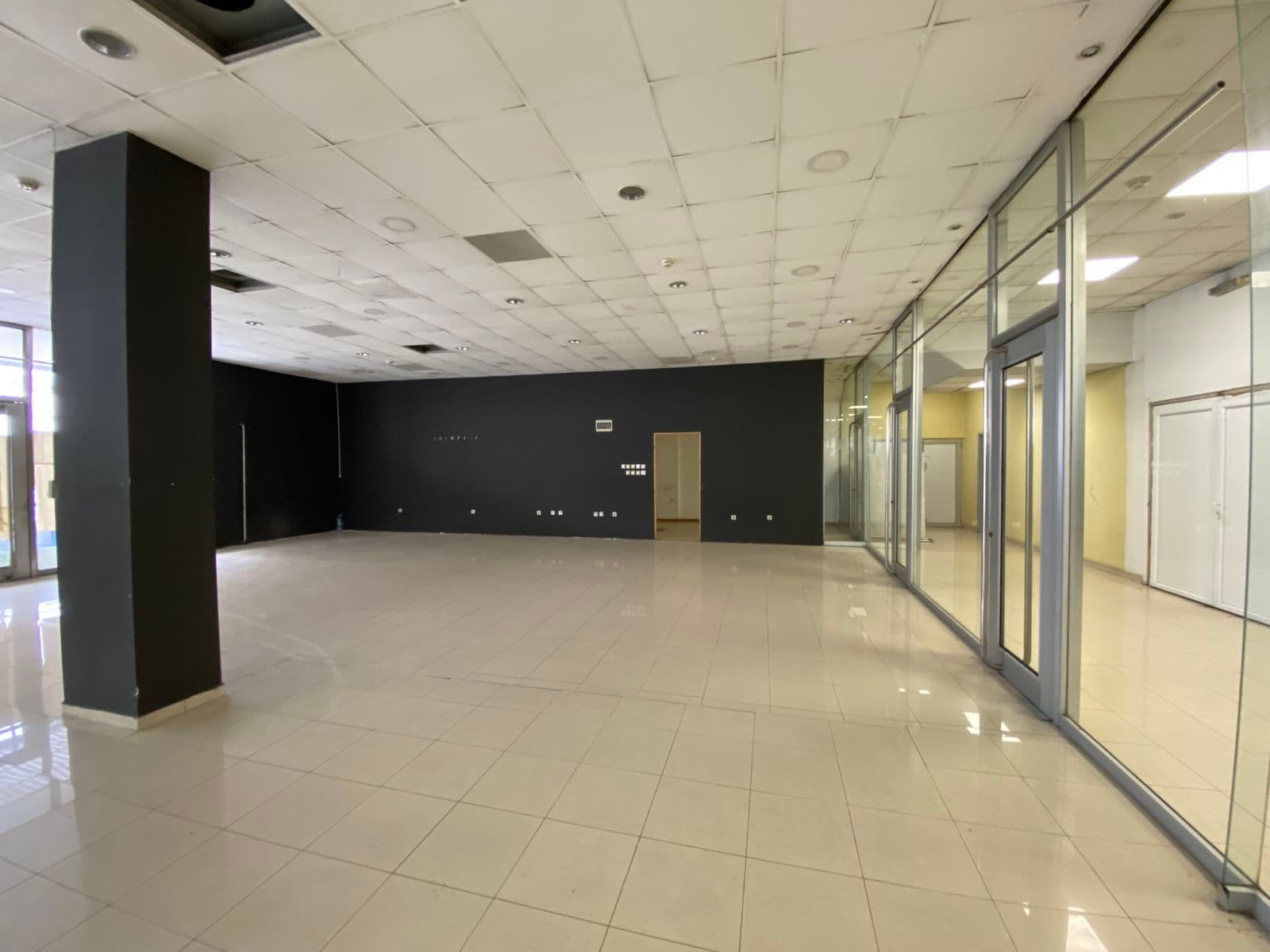 Се продава деловен простор во Центар - За Продажба - Центар - Слика 3