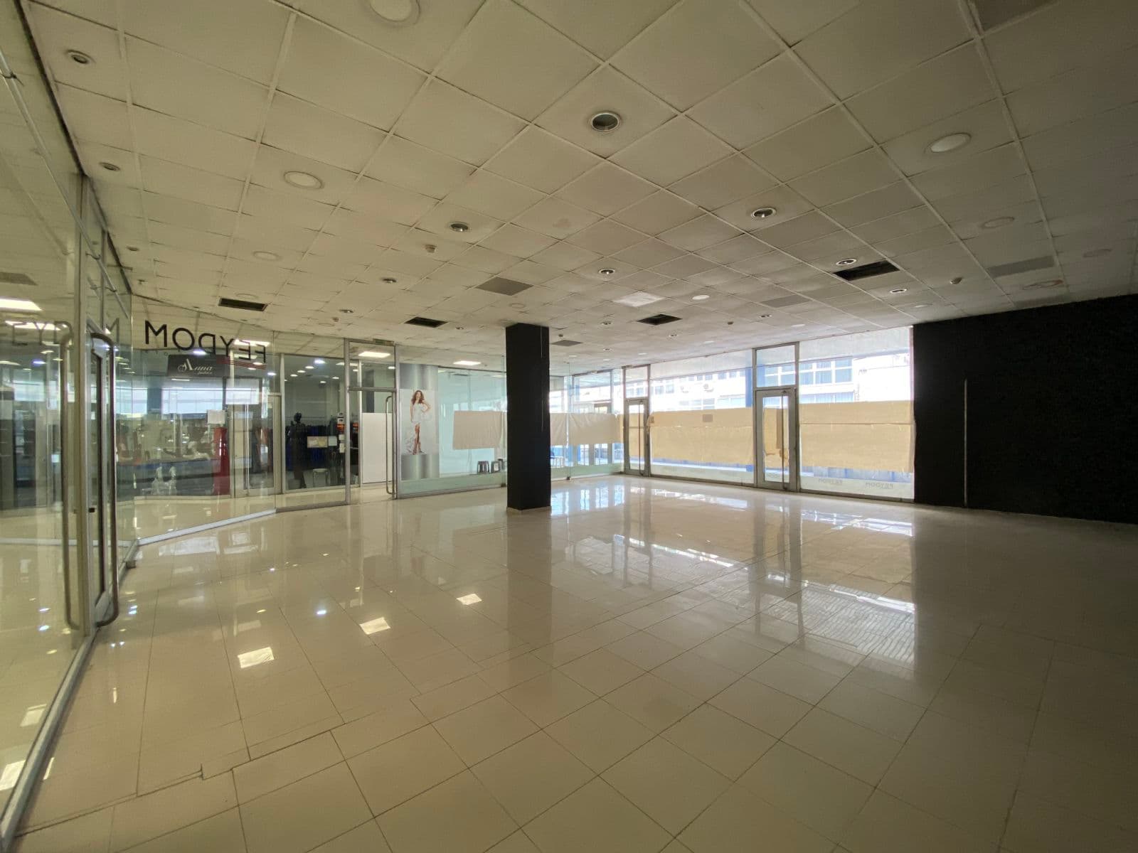 Се продава деловен простор во Центар - За Продажба - Центар - Слика 1