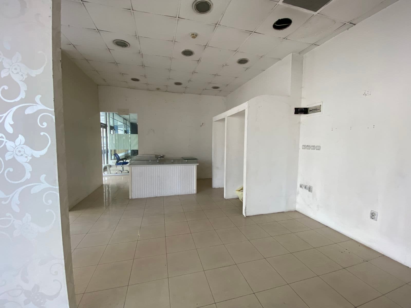 Се изнајмува деловен простор во Центар - За Изнајмување - Центар - Слика 3