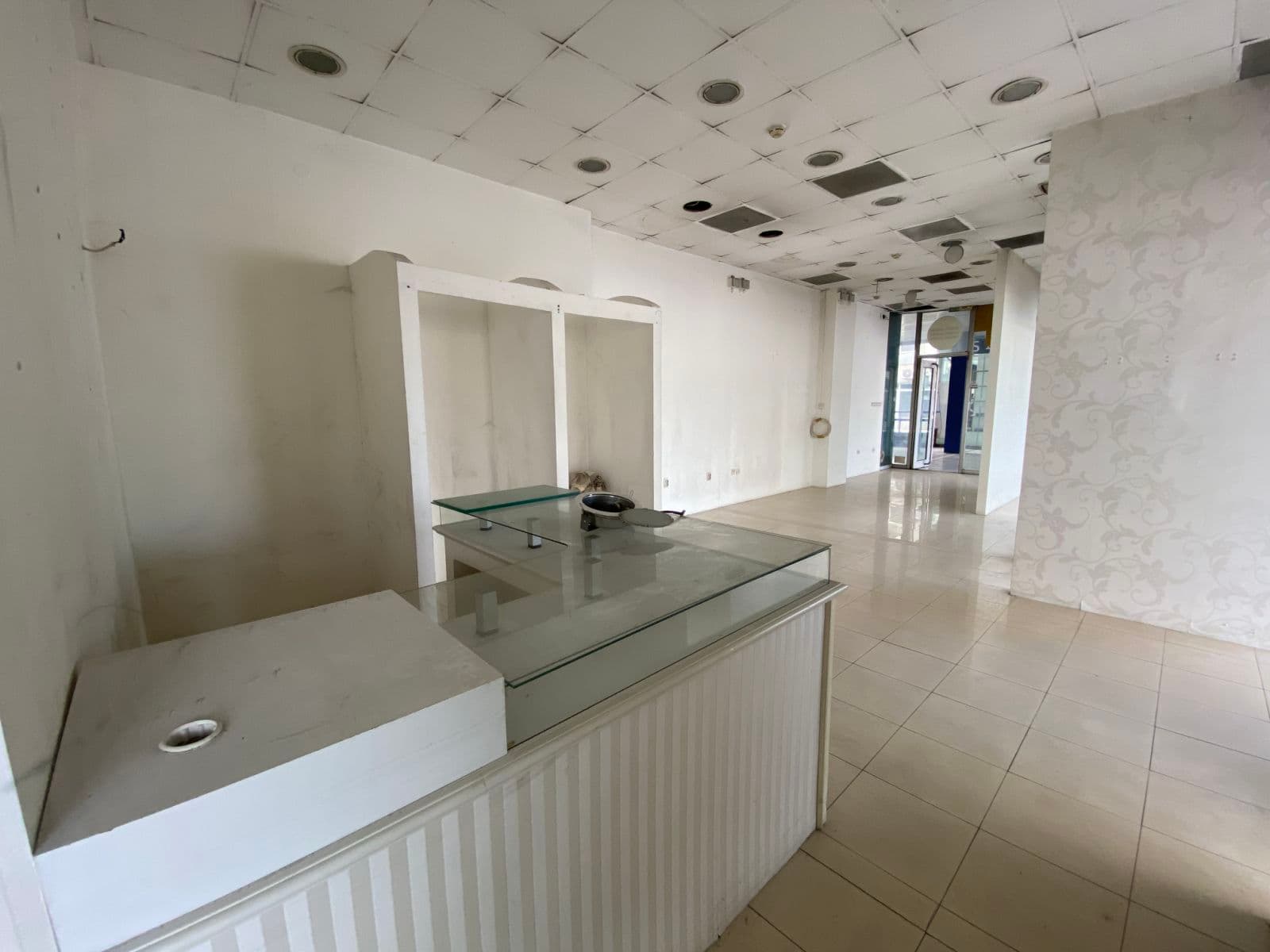 Се изнајмува деловен простор во Центар - За Изнајмување - Центар - Слика 6