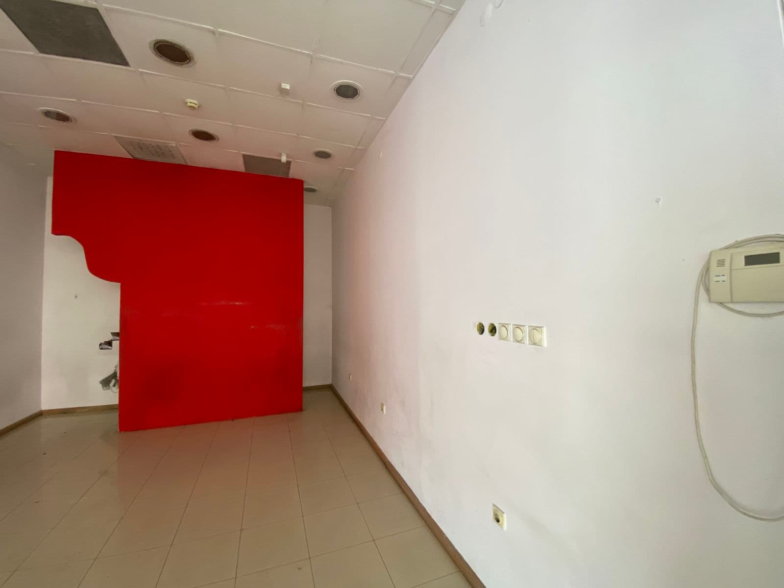 Се изнајмува деловен простор во Центар - За Изнајмување - Центар - Слика 4