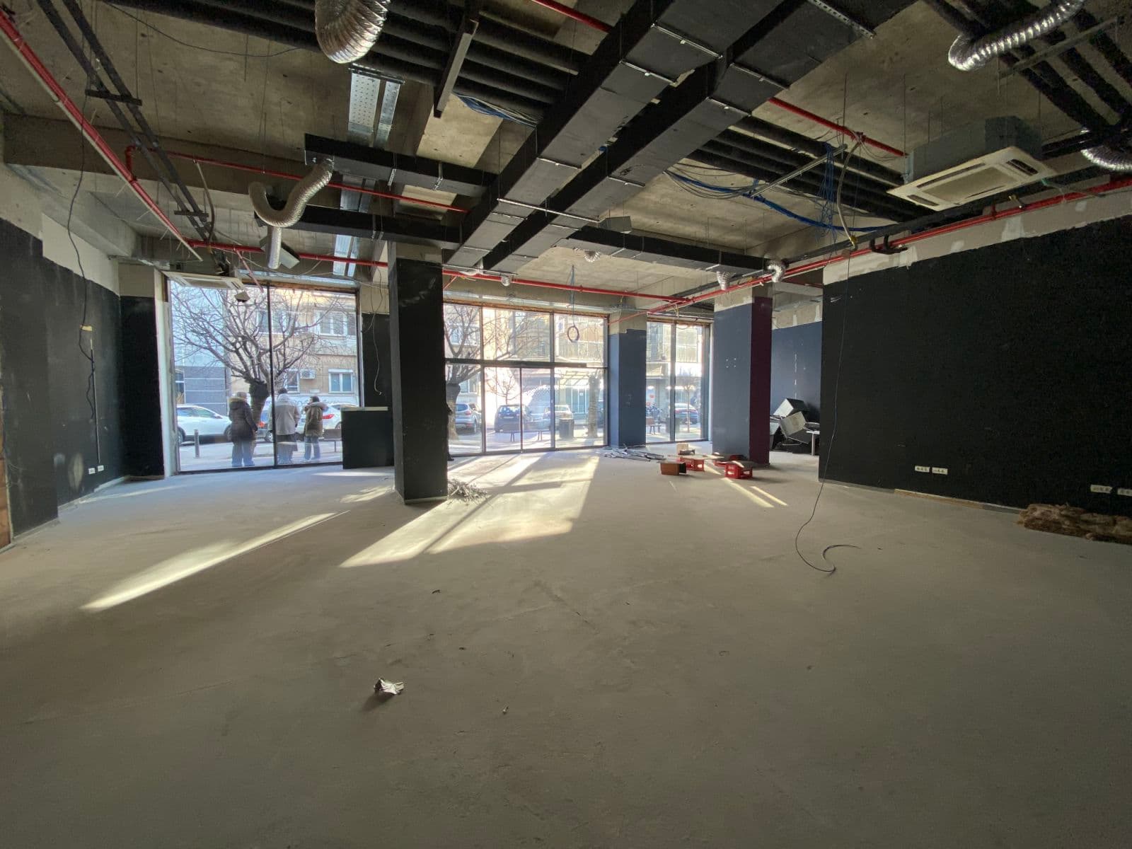 Се изнајмува деловен простор во Центар - За Изнајмување - Центар - Слика 1