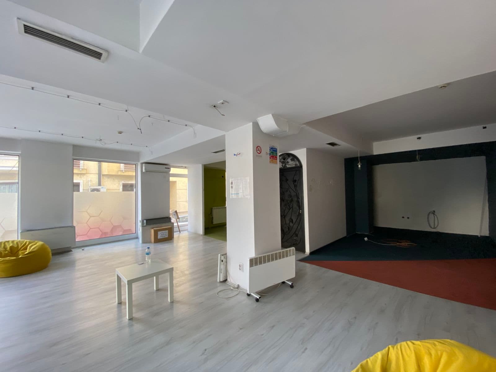 Се изнајмува деловен простор во Центар - За Изнајмување - Центар - Слика 4