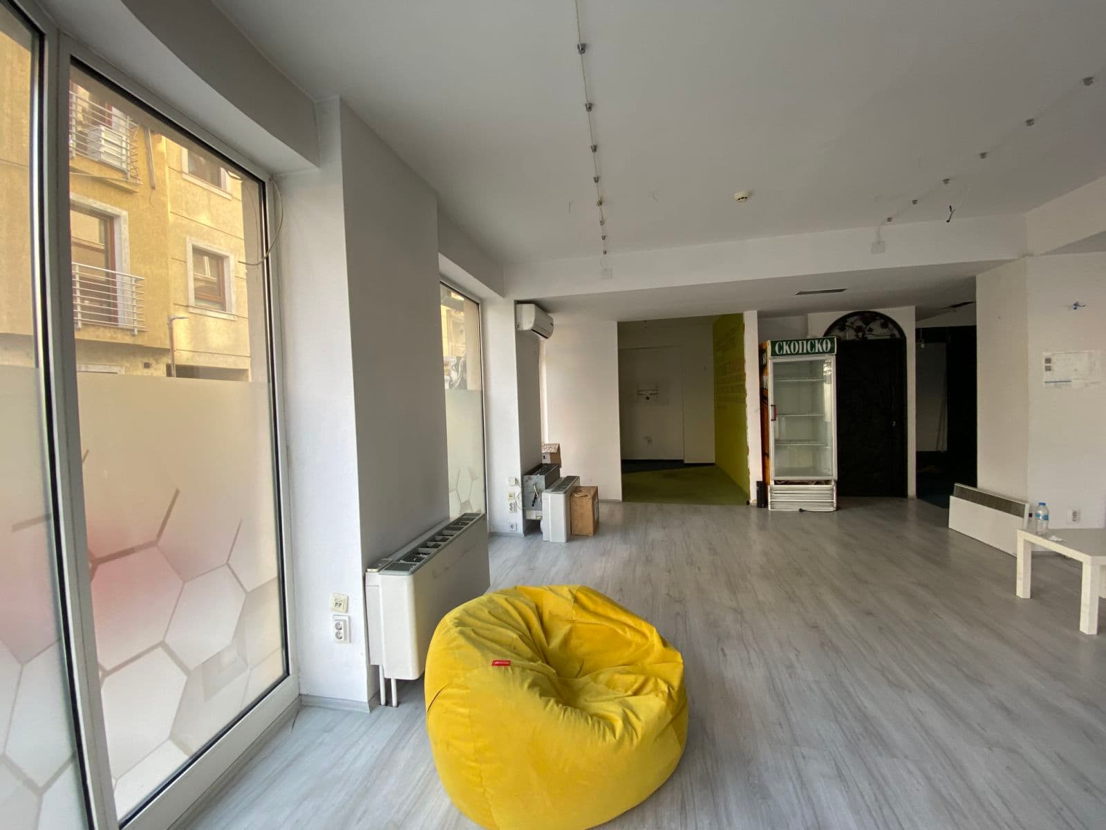 Се изнајмува деловен простор во Центар - За Изнајмување - Центар - Слика 2