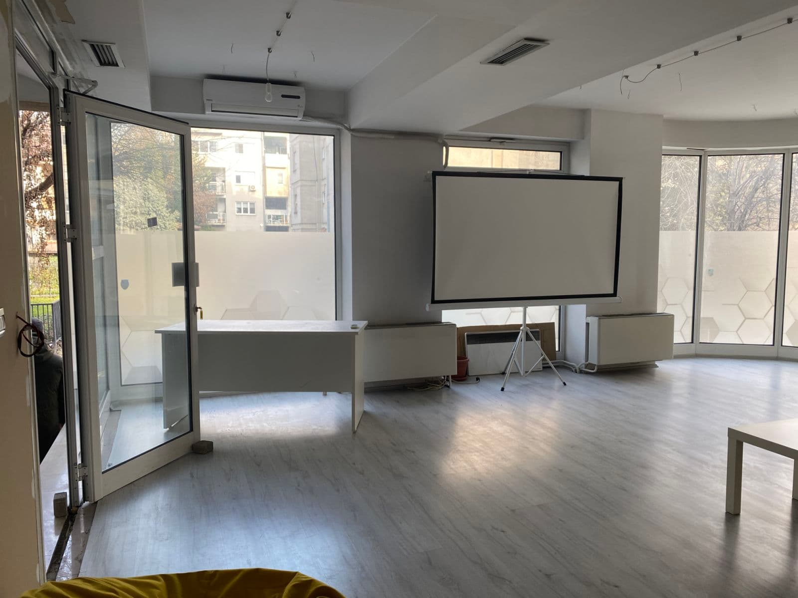 Се изнајмува деловен простор во Центар - За Изнајмување - Центар - Слика 5